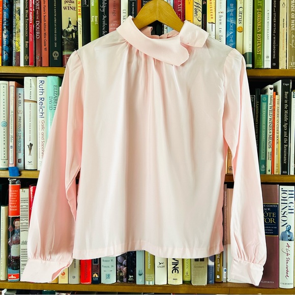 Vintage 1960s Pale Pink Asymmetrical Peter Pan Collar Long Sleeve Blouse S - Picture 1 of 10